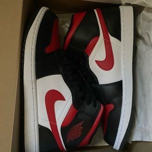 Retro 1 mids fire red